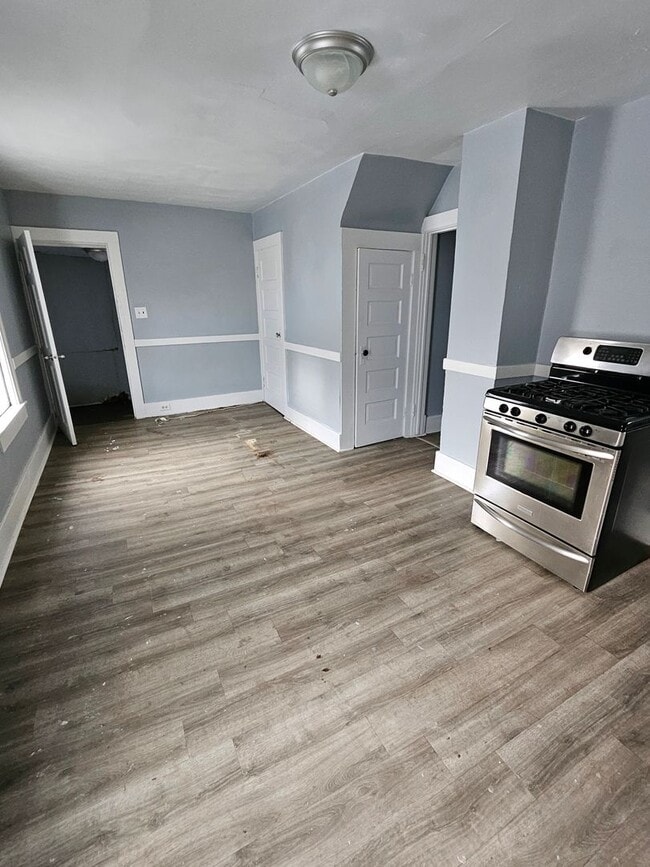 Photo - upper two bedroom unit with bonus room West side