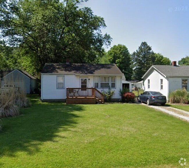 Building Photo - Two Bedroom Cottage in Caseyville with Ful... Rental