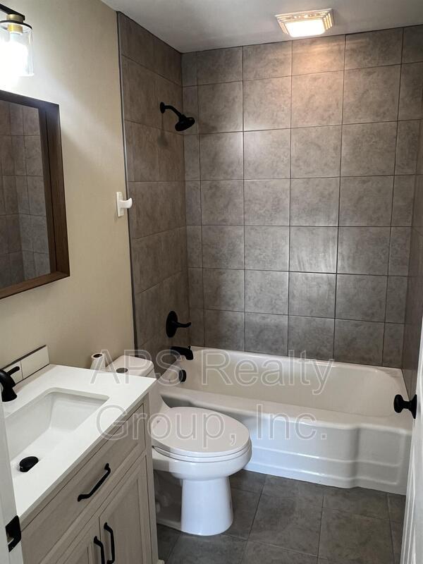 Photo - 390 Vickie Lee Dr