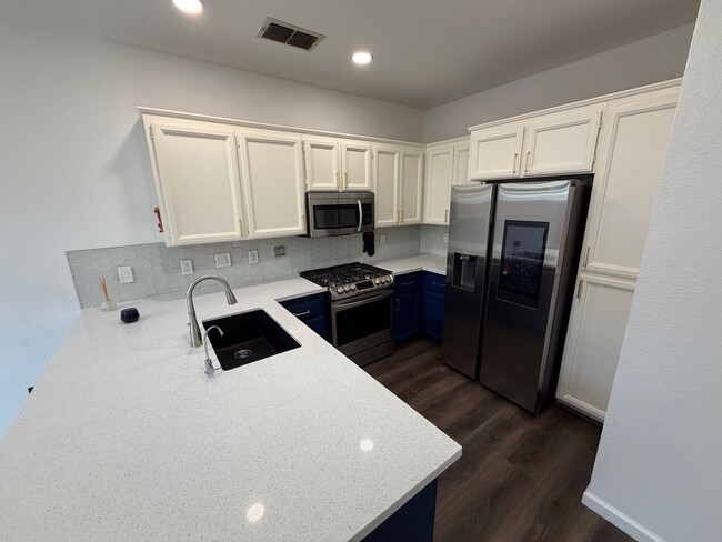 Photo - Pleasanton Sienna by Signature Townhouse 2 bed/2.5 bath, New Paint, new appliances, near downtown...