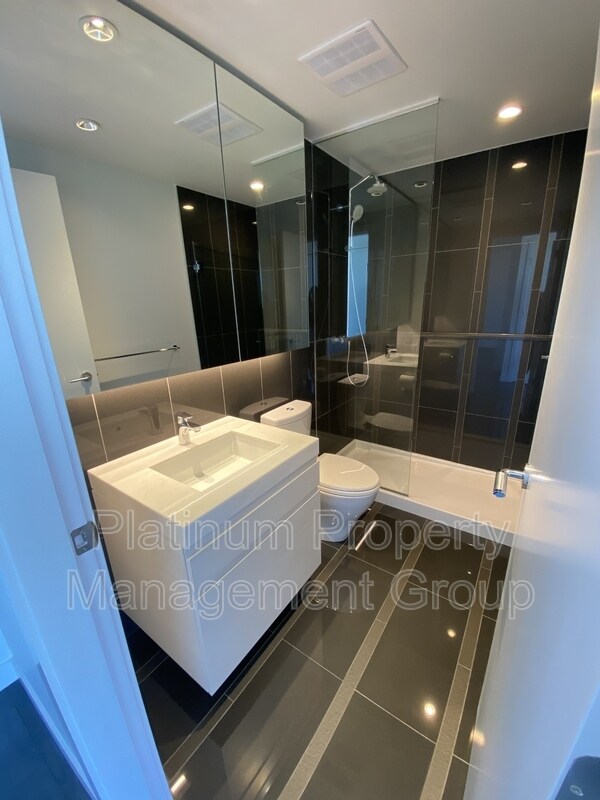 Photo - 310-2012 12 Ave SW