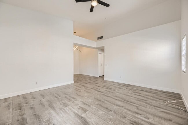 Photo - 2153 Jasper Bluff St