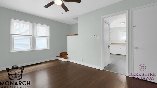 Photo - 223-227 S Warren Unidad 227