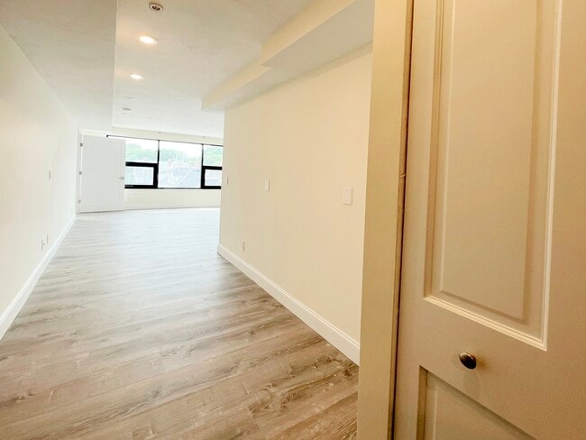 1028 Commonwealth Ave