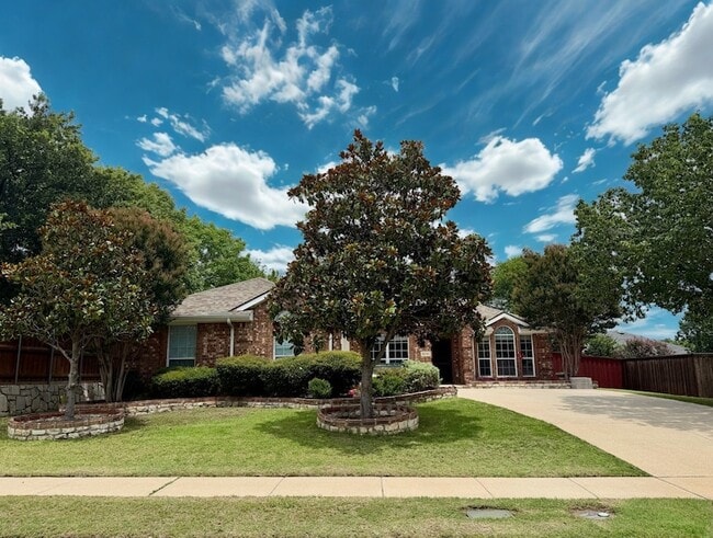 Building Photo - 15760 Scenic Rd