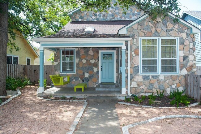 Building Photo - 707 W 35th St Rental