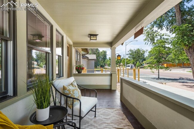 Photo - Updated Craftsman, minutes to downtown - 4 bedroom, 2 bath, alley parking + garage