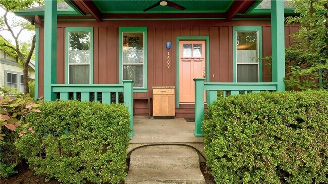 Photo - 1609 Willow St