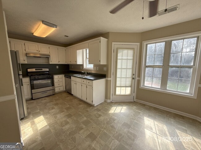 Photo - 124 Waters Edge Dr