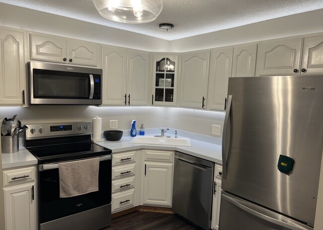 Building Photo - 6617 162nd Ct Unit 6617