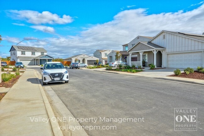Photo - 933 Tipton Ln