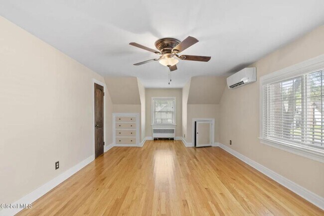 Photo - 4 Berncliff Ave House