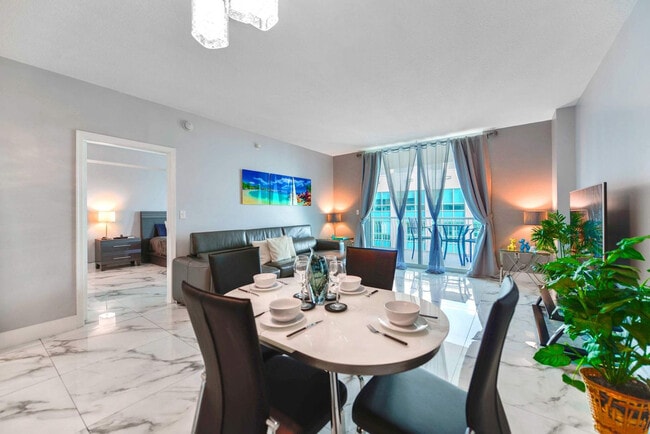 Photo - 1 SE 12th St Unidad FL42-ID1022233P