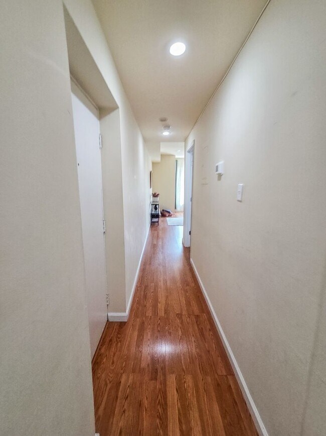 Photo - 207 R St NW Unit 4