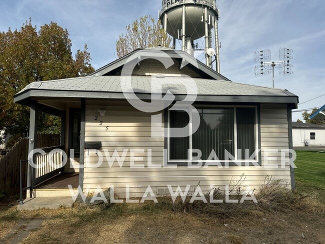 Building Photo - 225 SE 6th St