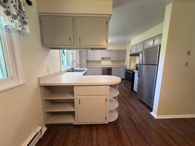 3737 W Howell Rd