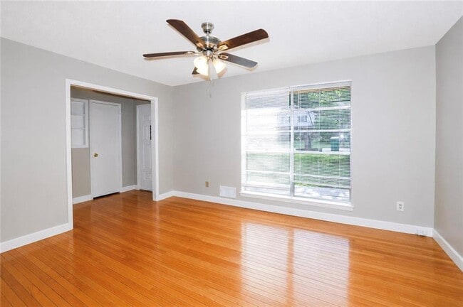 Photo - 6067 Ledgewood Dr