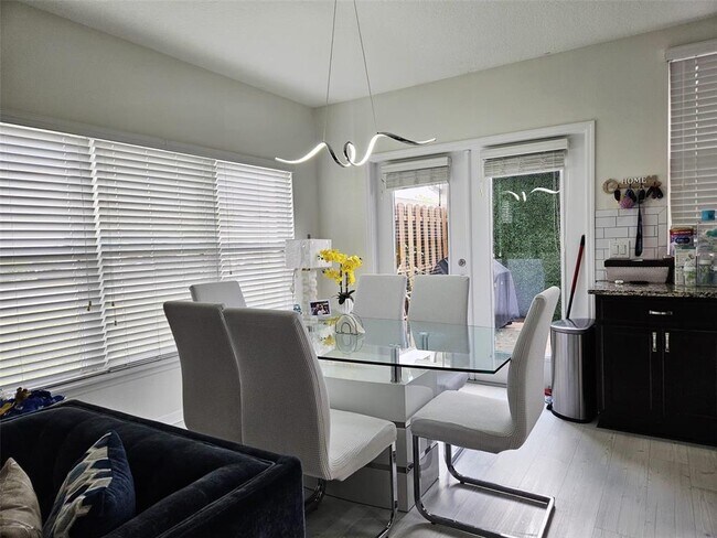 Photo - 3102 Camino Real Dr N