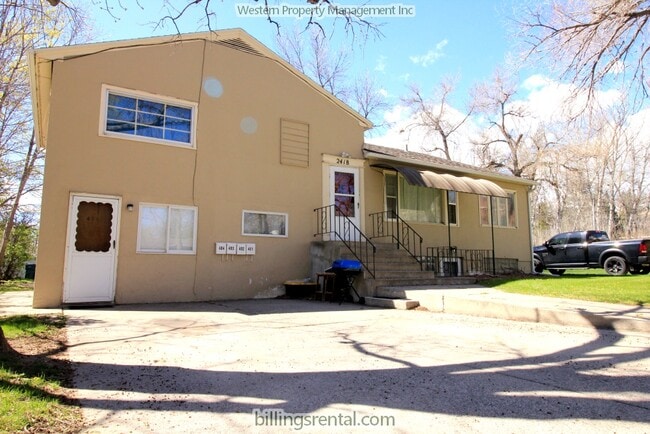 Front of Building - 2418 Pine St Unit #404