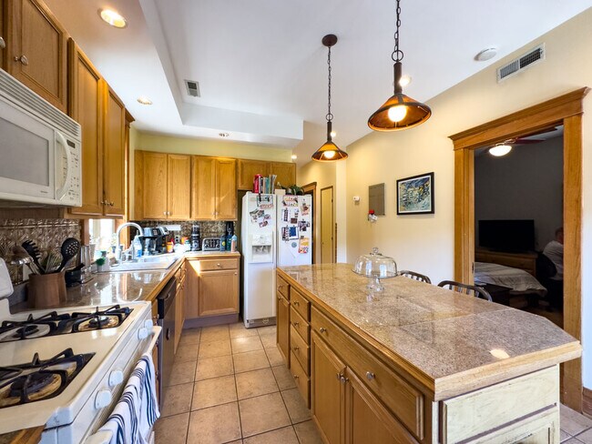 Photo - 2707 N Kimball Ave Unidad J04P