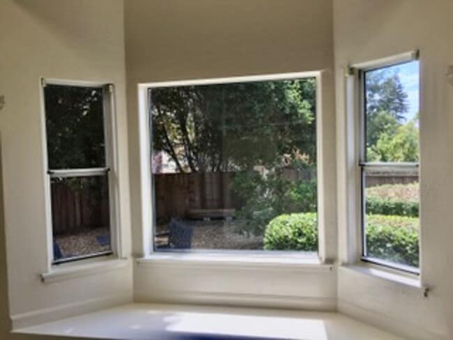 Photo - Light-Filled 3bedroom/2bath