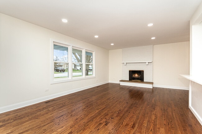 Photo - 116 Waxwing Ave