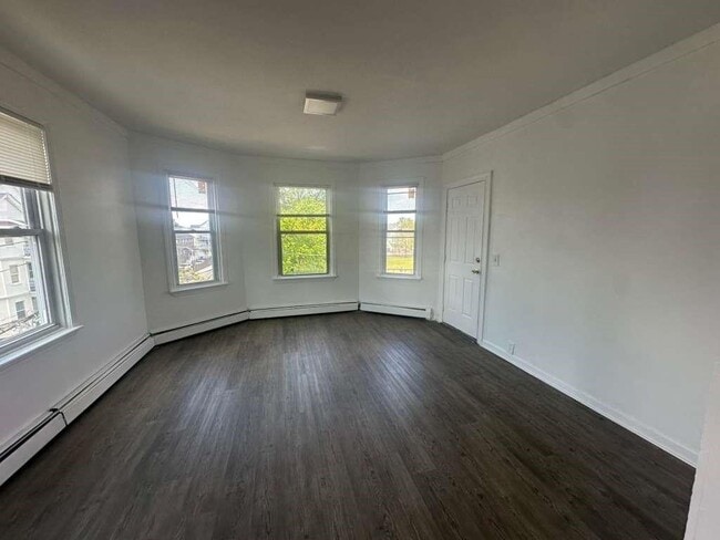 48 Kenwood St Unit 3
