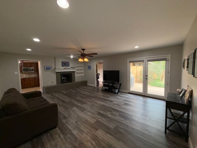 Photo - Spacious 3 Bedroom 2 Bath home COMING SOON!