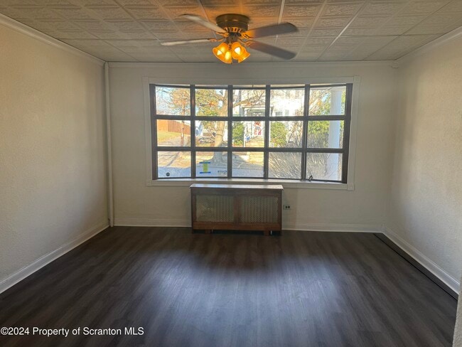 Photo - 1413 Swetland St