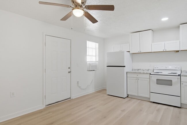 Building Photo - 1824 Grayson St Unit 2