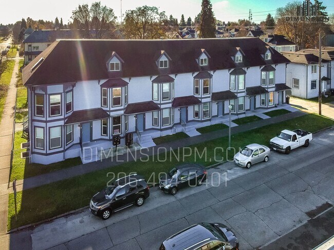 Photo - Miranda Apartments