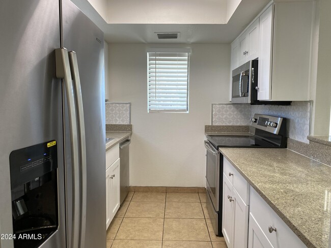 Photo - 850 S River Dr Apartamento Unidad 2018