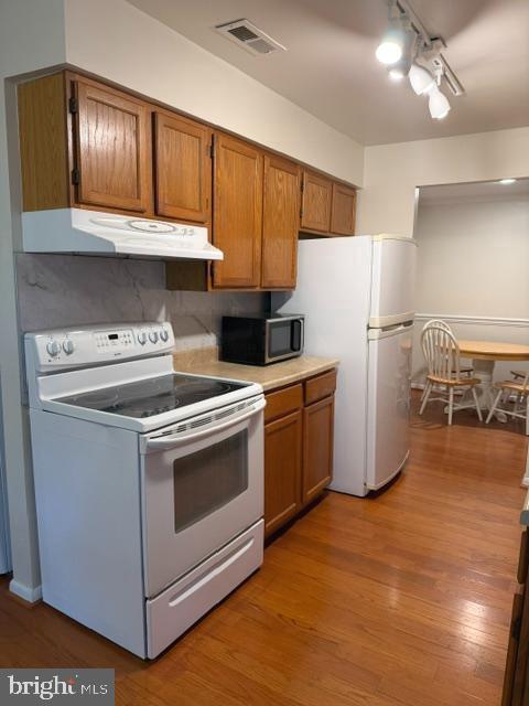 Photo - 20121 Waterside Dr
