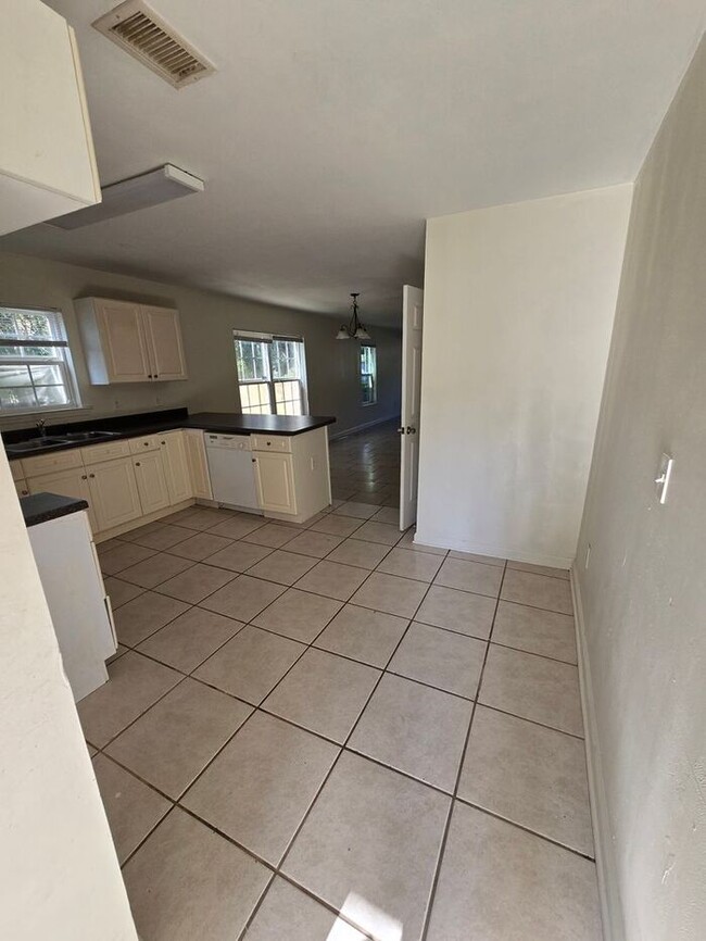 Photo - 3bedrooms 2.5 baths townhome Available Nov...