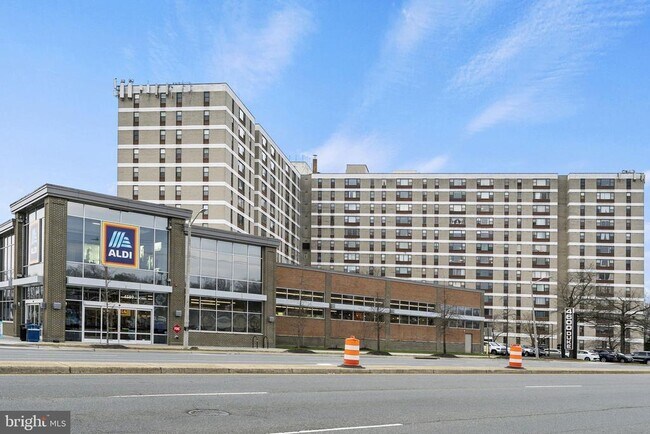 Photo - 4600 Duke St Unit 1623