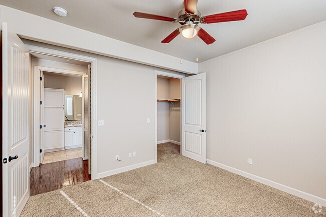 2BD, 2BA - 1127SF