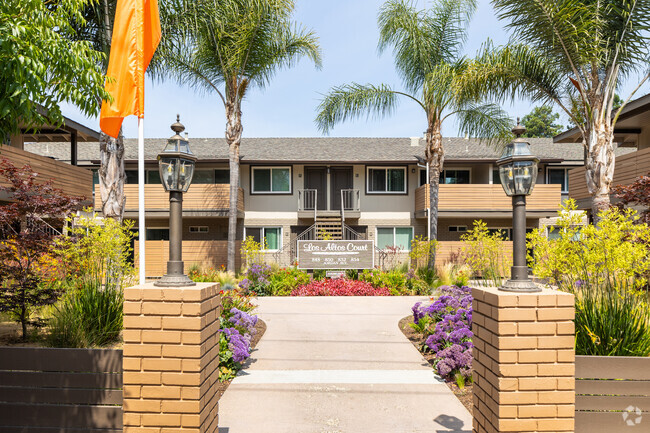 Los Altos Court - Los Altos Court Apartments