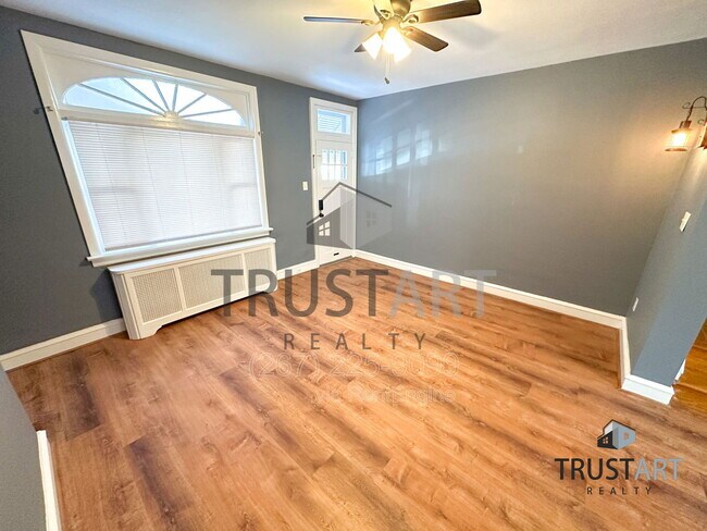 Photo - 437 Markle St