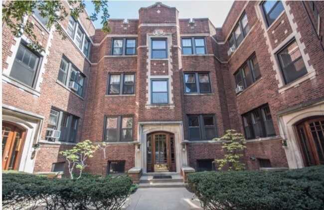 Building Photo - 535 W Brompton Ave Unit 1S