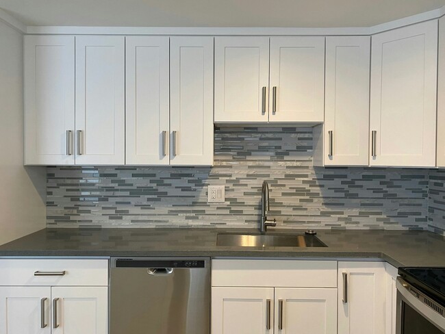 Photo - 7132 47th Ave SW Unidad 4