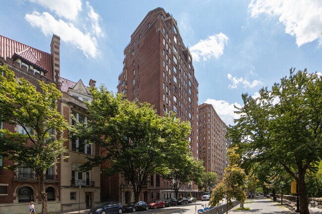 Photo - 100 Riverside Dr