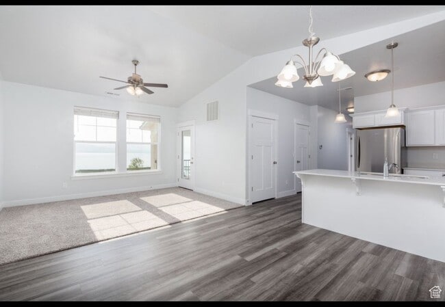 527 N 360 W