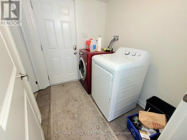 Photo - 21 Billiter Rd
