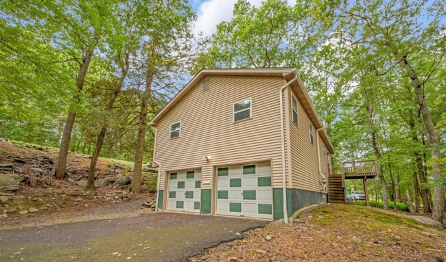 Photo - 314 Overlook Dr