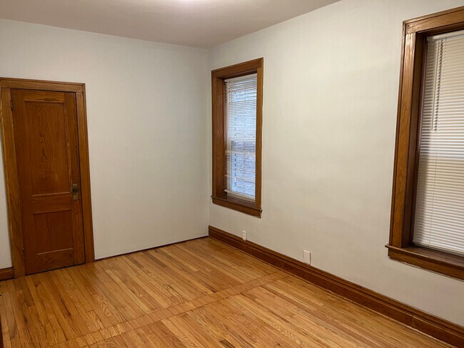 5353 W Newport Ave Unit 1