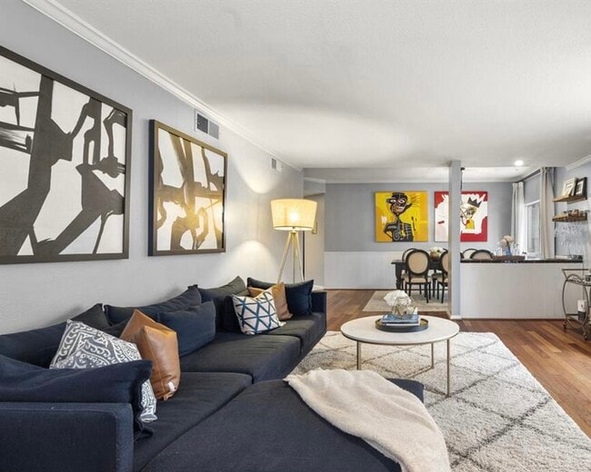 Photo - 4415 Saugus Ave Unit 103