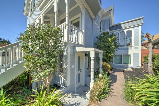 Photo - 2225 Blake St Unidad Upper