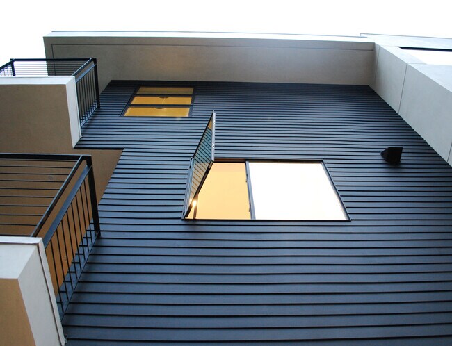 Photo - 6348 Primrose Ave