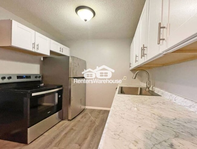 Photo - 32 Woodpecker Ridge Rd