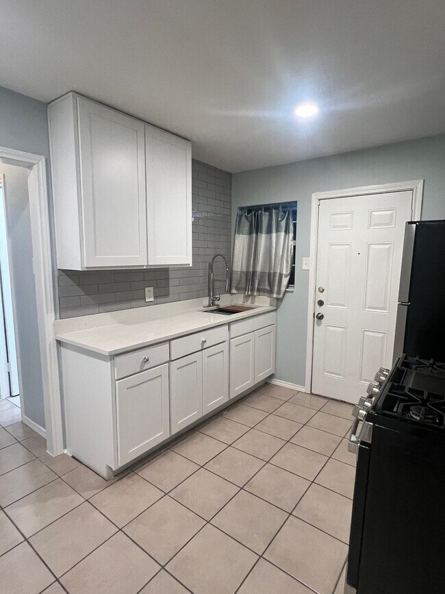 Photo - 520 N Montreal Ave